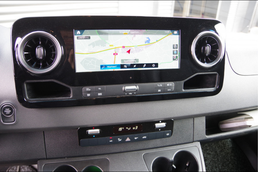 Mercedes-Benz Sprinter 319 3.0 CDI V6 L2H1 AUT. LED, 360 CAMERA, ADAPT. CRUISE, MBUX 10'', LEDER, NAVI, CLIMA, VOORRUIT VERWARMING, STOELVERWARMING