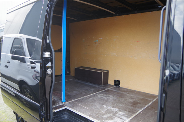 Mercedes-Benz Sprinter 319 3.0 CDI V6 L2H1 AUT. LED, 360 CAMERA, ADAPT. CRUISE, MBUX 10'', LEDER, NAVI, CLIMA, VOORRUIT VERWARMING, STOELVERWARMING
