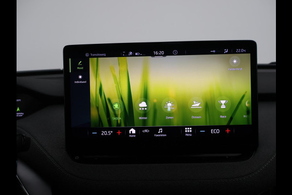 Škoda ENYAQ iV 60 + SFEERVERLICHTING | APPLE CARPLAY | ANDROID AUTO | DAB