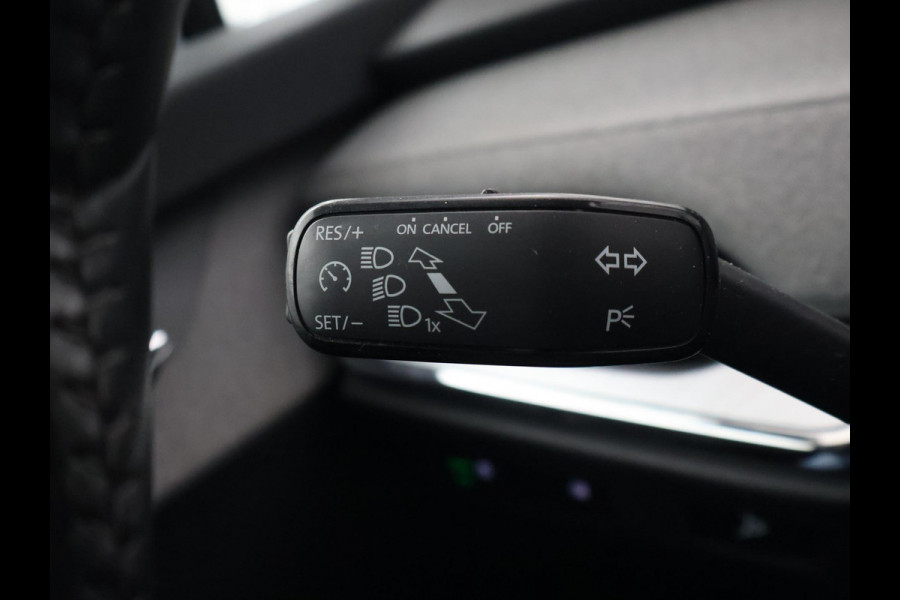 Škoda ENYAQ iV 60 + SFEERVERLICHTING | APPLE CARPLAY | ANDROID AUTO | DAB