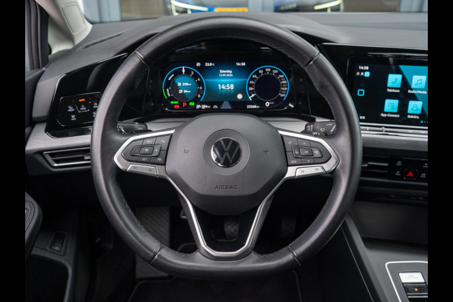 Volkswagen Golf 1.4 TSI eHybrid 204pk PHEV Style | Travel Assist | Apple CarPlay | Massage