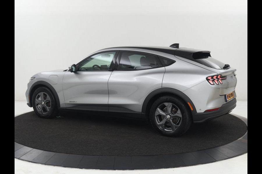 Ford Mustang Mach-E RWD 75 kWh | SOH 91,7% | Panoramadak | 360 Camera | Leder | Stoelverwarming | Adaptive cruise | B&O Sound | Stuurverwarming | Carplay | Keyless | Navigatie | Side Assist