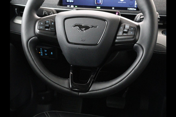 Ford Mustang Mach-E RWD 75 kWh | SOH 91,7% | Panoramadak | 360 Camera | Leder | Stoelverwarming | Adaptive cruise | B&O Sound | Stuurverwarming | Carplay | Keyless | Navigatie | Side Assist