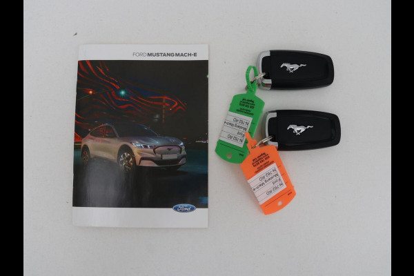 Ford Mustang Mach-E RWD 75 kWh | SOH 91,7% | Panoramadak | 360 Camera | Leder | Stoelverwarming | Adaptive cruise | B&O Sound | Stuurverwarming | Carplay | Keyless | Navigatie | Side Assist