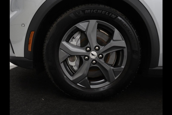 Ford Mustang Mach-E RWD 75 kWh | SOH 91,7% | Panoramadak | 360 Camera | Leder | Stoelverwarming | Adaptive cruise | B&O Sound | Stuurverwarming | Carplay | Keyless | Navigatie | Side Assist