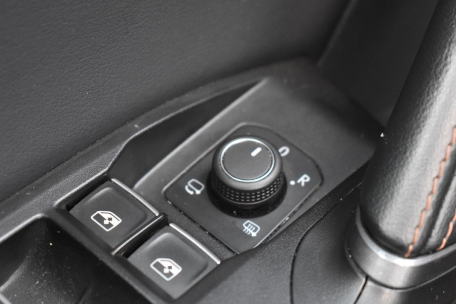 CUPRA Formentor 2.0 TSI 4DRIVE VZ Pano Trekhaak Stuurknop Sfeer