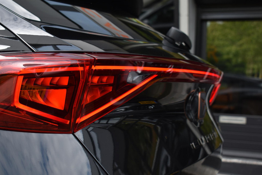 CUPRA Formentor 2.0 TSI 4DRIVE VZ Pano Trekhaak Stuurknop Sfeer
