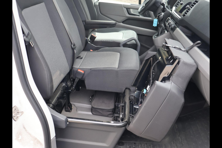 Volkswagen Crafter 35 2.0 TDI 177 PK AUT. L3H3 + 3000 KG TREKHAAK | ADAPTIVE CRUISE | LED | CAMERA | CARPLAY | STOELVERW.