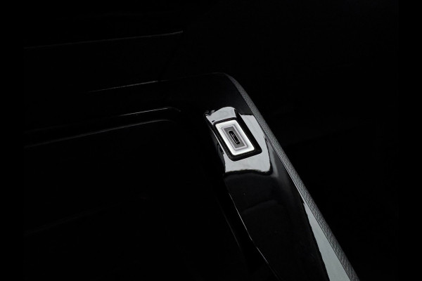 Peugeot 208 1.2 Hybrid 110 e-DCS6 Style Cruise|CarPlay|LED