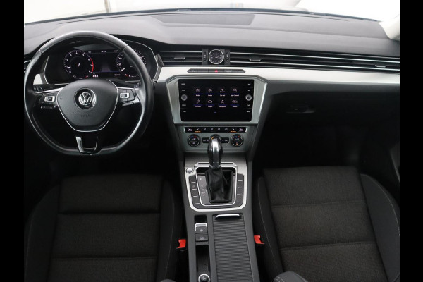 Volkswagen Passat Variant 1.4 TSI ACT Highline | Adaptive cruise | Stoelverwarming | Trekhaak | Camera | Park assist | Carplay | Climate control | Virtueel dashboard