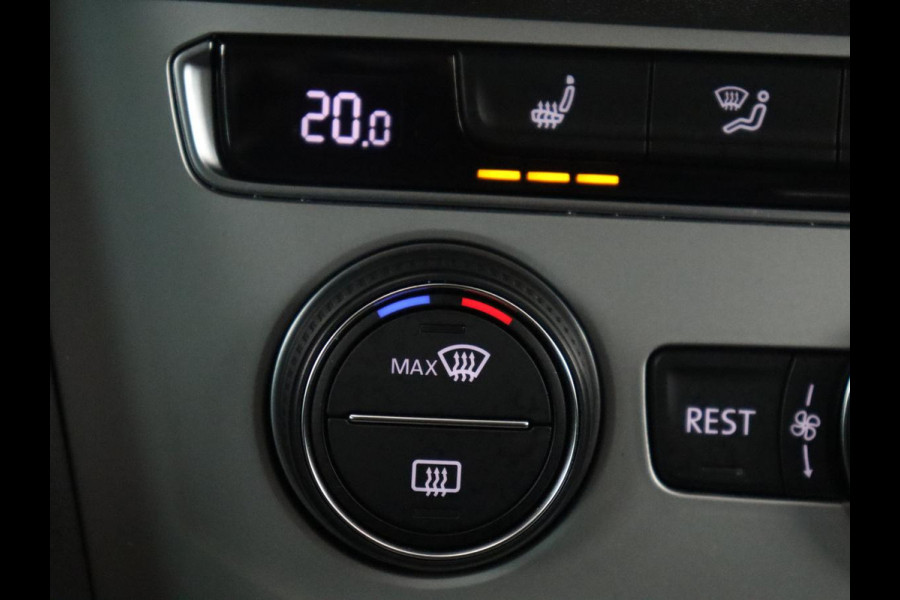 Volkswagen Passat Variant 1.4 TSI ACT Highline | Adaptive cruise | Stoelverwarming | Trekhaak | Camera | Park assist | Carplay | Climate control | Virtueel dashboard