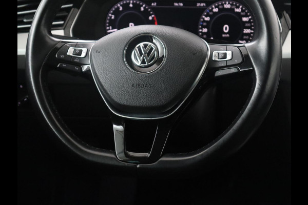 Volkswagen Passat Variant 1.4 TSI ACT Highline | Adaptive cruise | Stoelverwarming | Trekhaak | Camera | Park assist | Carplay | Climate control | Virtueel dashboard