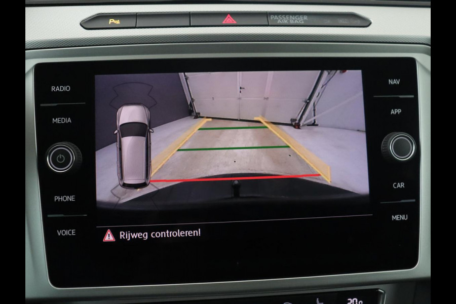Volkswagen Passat Variant 1.4 TSI ACT Highline | Adaptive cruise | Stoelverwarming | Trekhaak | Camera | Park assist | Carplay | Climate control | Virtueel dashboard