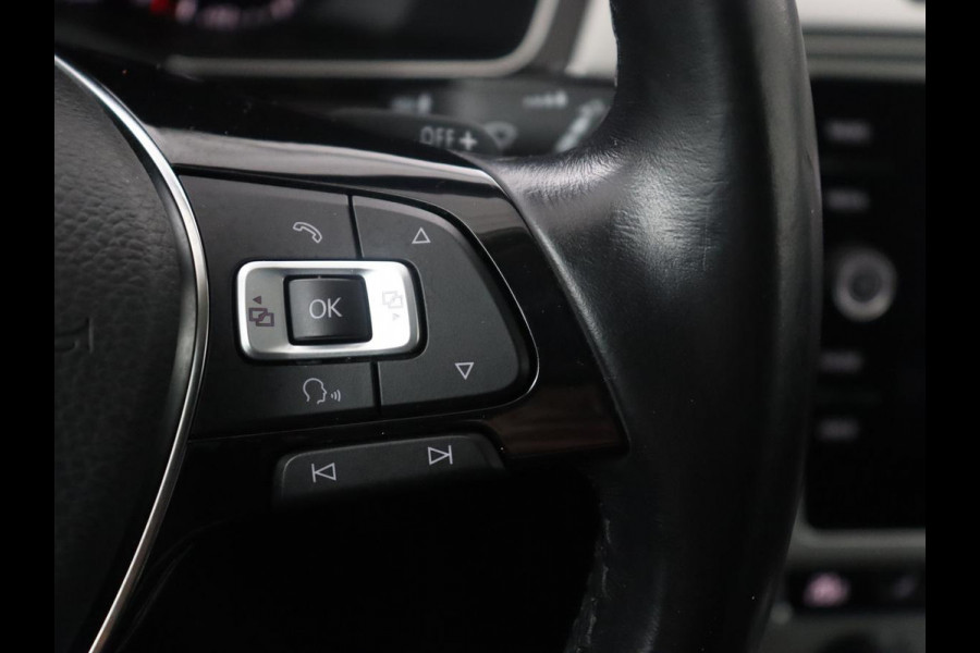 Volkswagen Passat Variant 1.4 TSI ACT Highline | Adaptive cruise | Stoelverwarming | Trekhaak | Camera | Park assist | Carplay | Climate control | Virtueel dashboard