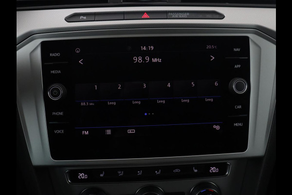 Volkswagen Passat Variant 1.4 TSI ACT Highline | Adaptive cruise | Stoelverwarming | Trekhaak | Camera | Park assist | Carplay | Climate control | Virtueel dashboard