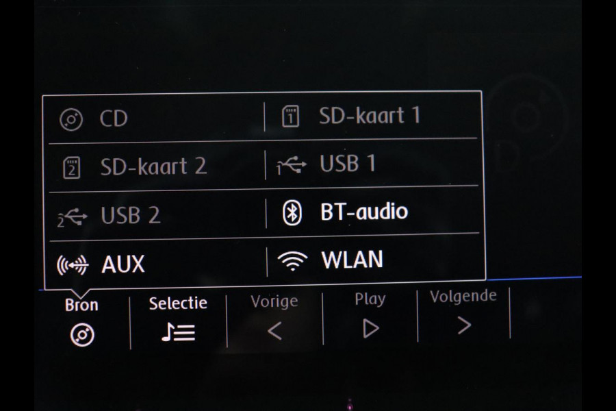 Volkswagen Passat Variant 1.4 TSI ACT Highline | Adaptive cruise | Stoelverwarming | Trekhaak | Camera | Park assist | Carplay | Climate control | Virtueel dashboard