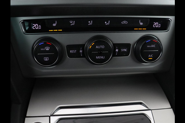 Volkswagen Passat Variant 1.4 TSI ACT Highline | Adaptive cruise | Stoelverwarming | Trekhaak | Camera | Park assist | Carplay | Climate control | Virtueel dashboard