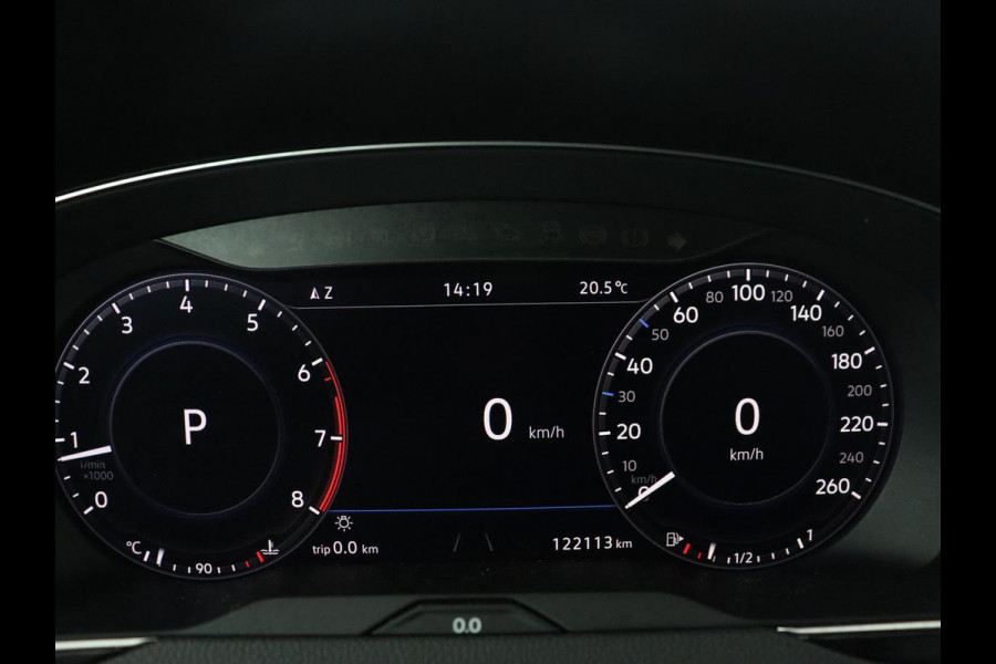 Volkswagen Passat Variant 1.4 TSI ACT Highline | Adaptive cruise | Stoelverwarming | Trekhaak | Camera | Park assist | Carplay | Climate control | Virtueel dashboard