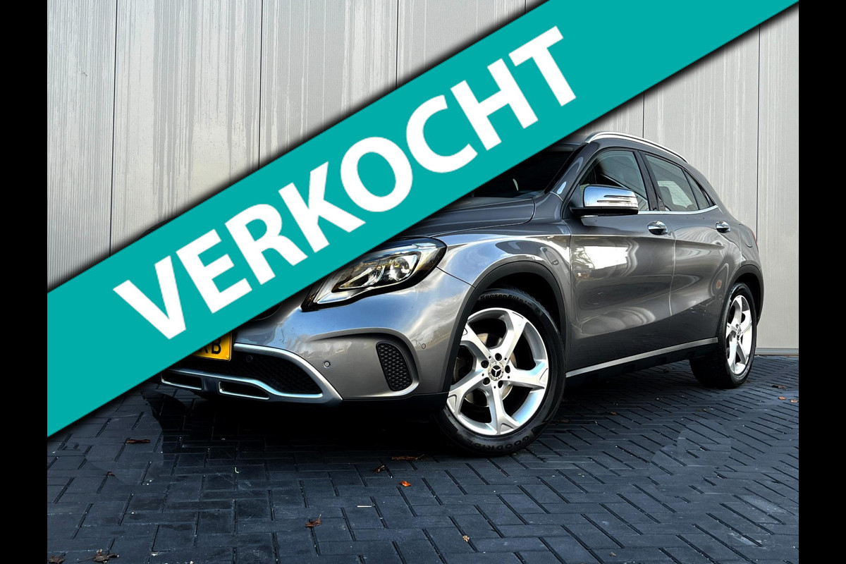 Mercedes-Benz GLA 180 Ambition Navi_Carplay_Camera_Trekh_Clima_Cruise