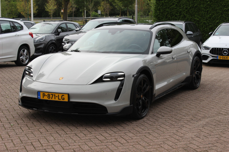 Porsche Taycan Cross Turismo 4S 93 kWh / SoH 93,1% / Panoramadak / 360Camera / Luchtvering / Matrix LED / 21'' / Sportdesign / Bose / Stoel+Stuurverwarming / Dodehoek / DAB / Cruise Control / Warmtepomp