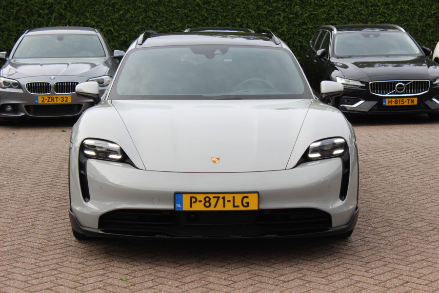 Porsche Taycan Cross Turismo 4S 93 kWh / SoH 93,1% / Panoramadak / 360Camera / Luchtvering / Matrix LED / 21'' / Sportdesign / Bose / Stoel+Stuurverwarming / Dodehoek / DAB / Cruise Control / Warmtepomp