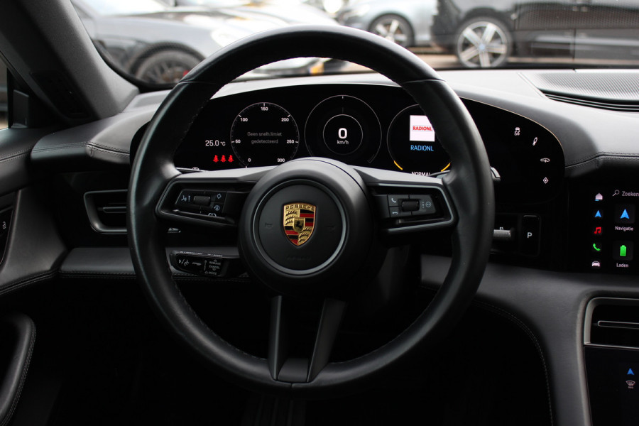 Porsche Taycan Cross Turismo 4S 93 kWh / SoH 93,1% / Panoramadak / 360Camera / Luchtvering / Matrix LED / 21'' / Sportdesign / Bose / Stoel+Stuurverwarming / Dodehoek / DAB / Cruise Control / Warmtepomp