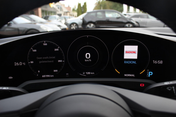 Porsche Taycan Cross Turismo 4S 93 kWh / SoH 93,1% / Panoramadak / 360Camera / Luchtvering / Matrix LED / 21'' / Sportdesign / Bose / Stoel+Stuurverwarming / Dodehoek / DAB / Cruise Control / Warmtepomp