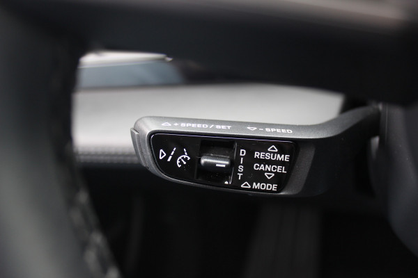 Porsche Taycan Cross Turismo 4S 93 kWh / SoH 93,1% / Panoramadak / 360Camera / Luchtvering / Matrix LED / 21'' / Sportdesign / Bose / Stoel+Stuurverwarming / Dodehoek / DAB / Cruise Control / Warmtepomp