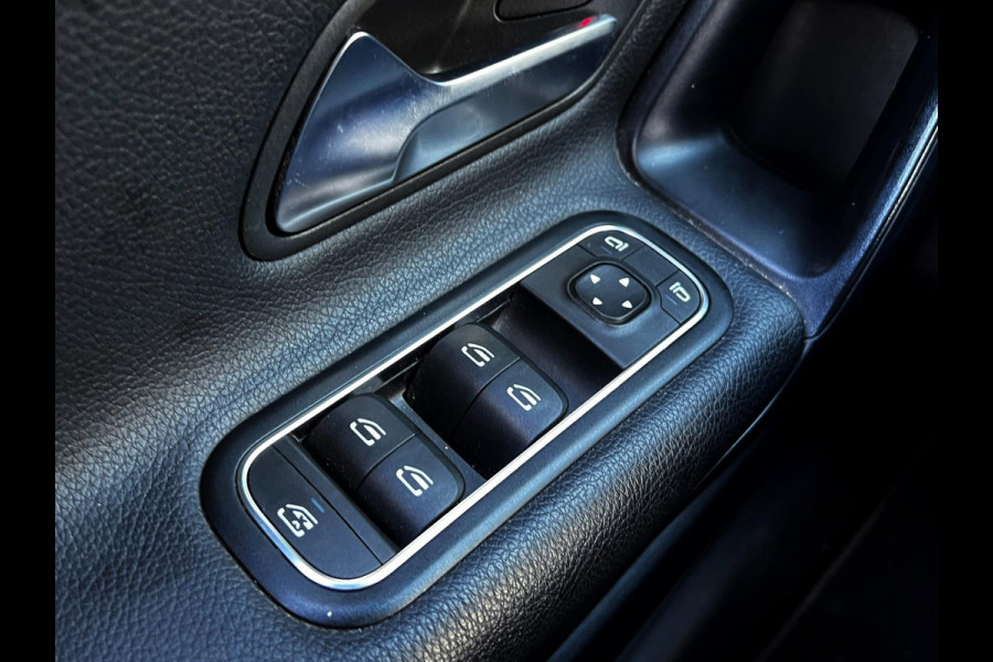 Mercedes-Benz A-Klasse 180 Business Solution AMG Line_Carplay_Camera_cruise
