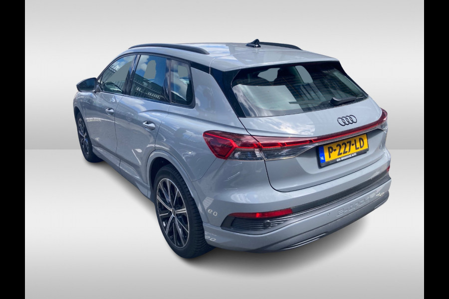 Audi Q4 e-tron 35 Advanced edition 55 kWh / Camera / Leder / Keyless / Matrix LED / 20'' / Warmtepomp / Elektr. Bestuurdersstoel / Stoelverwarming / DAB / ACC