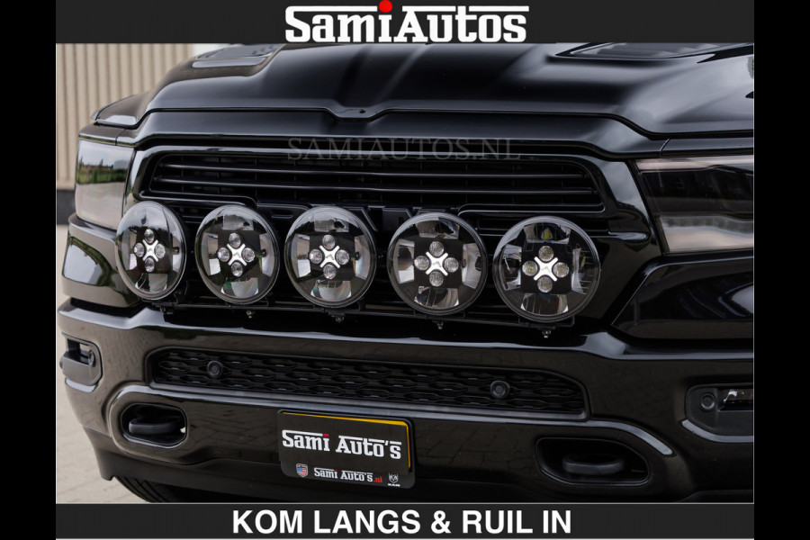 Dodge Ram BLACK OPS | 5.7 V8 HEMI | WIDEBODY HULK | OPEN UITLAAT KLEP | ZEER DIK | DUBBELE CABINE | DC | 5 PERSOONS | GRIJS KENETEKEN | EXTRA BREDE WIELEN IN HET BRONS | MEGA DIK | 3500KG TREKVERMOGEN |