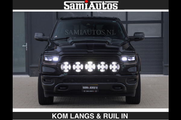 Dodge Ram BLACK OPS | 5.7 V8 HEMI | WIDEBODY HULK | OPEN UITLAAT KLEP | ZEER DIK | DUBBELE CABINE | DC | 5 PERSOONS | GRIJS KENETEKEN | EXTRA BREDE WIELEN IN HET BRONS | MEGA DIK | 3500KG TREKVERMOGEN |
