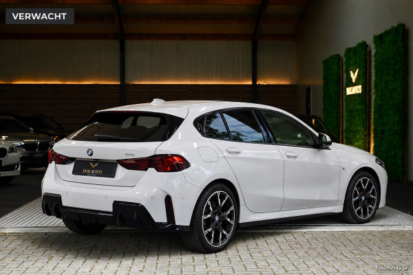 BMW 1-serie 120 M-Sport - Head-up - 360° - Mokka