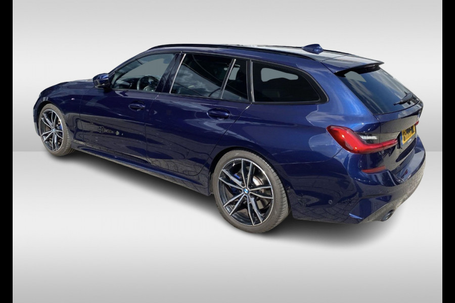 BMW 3 Serie Touring 330i High Executive Ed. M Sport / Trekhaak / Panoramadak / 360Camera / Head-up / Keyless / 19'' / Harman Kardon / Leder / Stuur+Stoelverwarming / Dodehoek / DAB / ACC