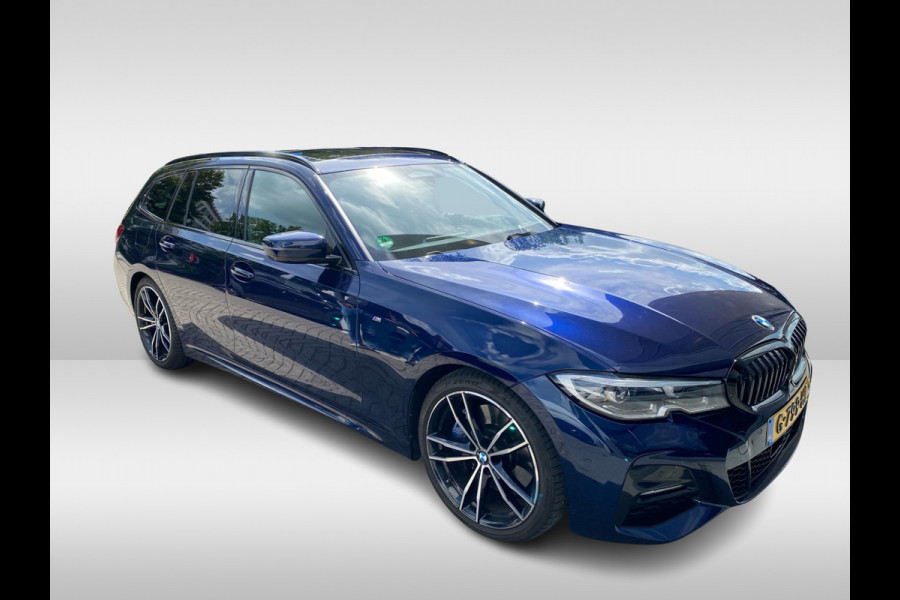 BMW 3 Serie Touring 330i High Executive Ed. M Sport / Trekhaak / Panoramadak / 360Camera / Head-up / Keyless / 19'' / Harman Kardon / Leder / Stuur+Stoelverwarming / Dodehoek / DAB / ACC