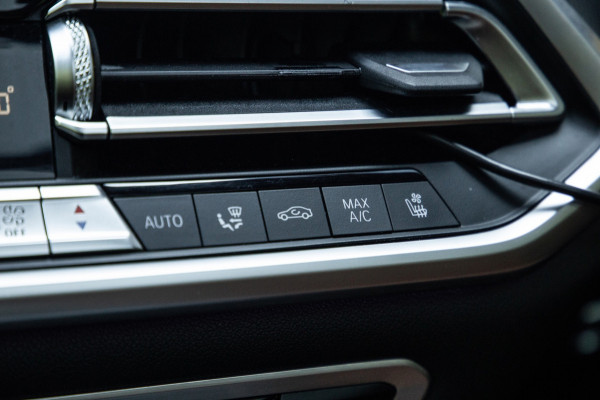 BMW X5 XDrive45e High Executive / Pano / Trekhaak / Stoelkoeling