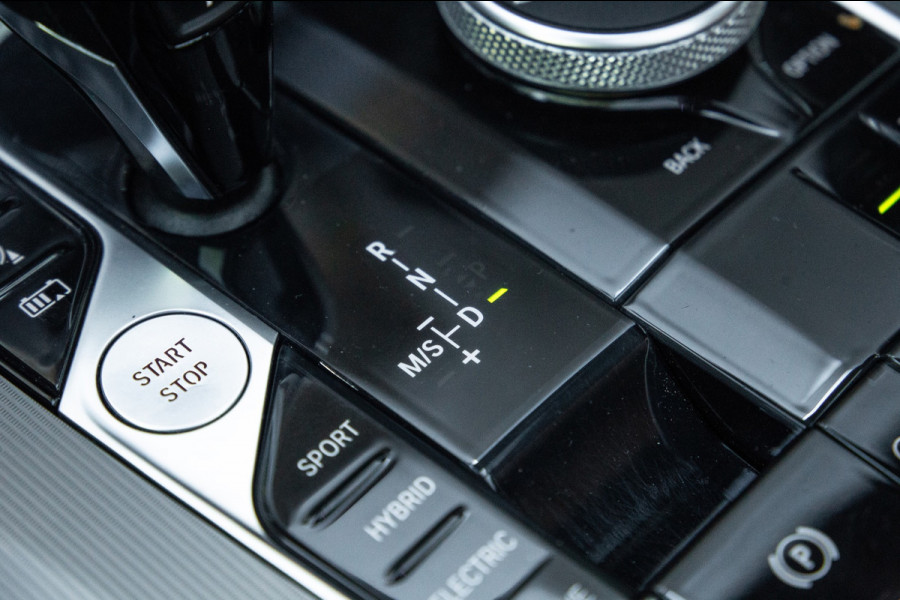 BMW X5 XDrive45e High Executive / Pano / Trekhaak / Stoelkoeling