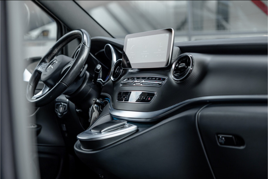 Mercedes-Benz V-Klasse 300d Lang | AMG | Memory seats | Stoelventilatie | 360 Camera | ACC | CarPlay | Navigatie | Lederen bekleding | DAB | Dodehoek | Trekhaak | Nieuwe APK | 2-Zitter | Enkel cabine