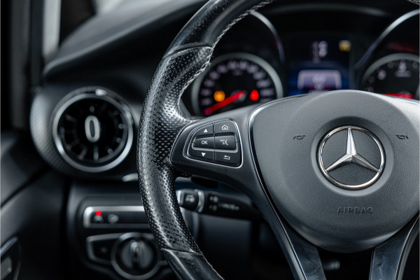 Mercedes-Benz V-Klasse 300d Lang | AMG | Memory seats | Stoelventilatie | 360 Camera | ACC | CarPlay | Navigatie | Lederen bekleding | DAB | Dodehoek | Trekhaak | Nieuwe APK | 2-Zitter | Enkel cabine