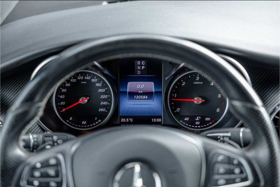 Mercedes-Benz V-Klasse 300d Lang | AMG | Memory seats | Stoelventilatie | 360 Camera | ACC | CarPlay | Navigatie | Lederen bekleding | DAB | Dodehoek | Trekhaak | Nieuwe APK | 2-Zitter | Enkel cabine