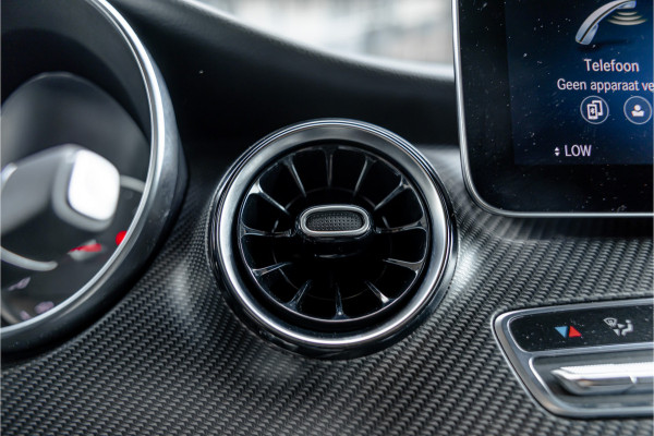 Mercedes-Benz V-Klasse 300d Lang | AMG | Memory seats | Stoelventilatie | 360 Camera | ACC | CarPlay | Navigatie | Lederen bekleding | DAB | Dodehoek | Trekhaak | Nieuwe APK | 2-Zitter | Enkel cabine