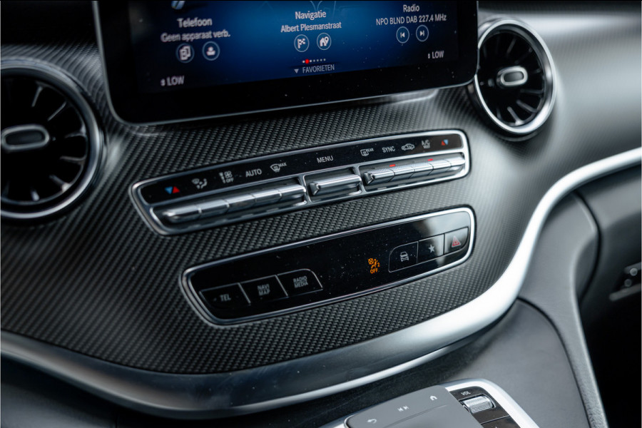 Mercedes-Benz V-Klasse 300d Lang | AMG | Memory seats | Stoelventilatie | 360 Camera | ACC | CarPlay | Navigatie | Lederen bekleding | DAB | Dodehoek | Trekhaak | Nieuwe APK | 2-Zitter | Enkel cabine