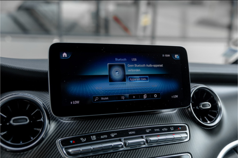 Mercedes-Benz V-Klasse 300d Lang | AMG | Memory seats | Stoelventilatie | 360 Camera | ACC | CarPlay | Navigatie | Lederen bekleding | DAB | Dodehoek | Trekhaak | Nieuwe APK | 2-Zitter | Enkel cabine