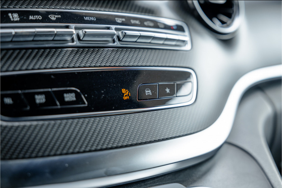 Mercedes-Benz V-Klasse 300d Lang | AMG | Memory seats | Stoelventilatie | 360 Camera | ACC | CarPlay | Navigatie | Lederen bekleding | DAB | Dodehoek | Trekhaak | Nieuwe APK | 2-Zitter | Enkel cabine