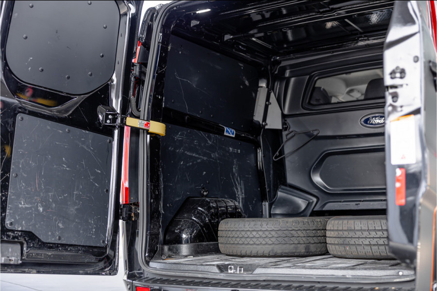 Ford Transit Custom 320 2.0 TDCI L2H1 Platinum Edition DC | Marge | BTW & BPM Vrij | Dubbel cabine | Bi-Xenon | CarPlay | Camera | Navigatie | Leder | Stoelverwarming | Nieuwe APK | Orig. NL auto
