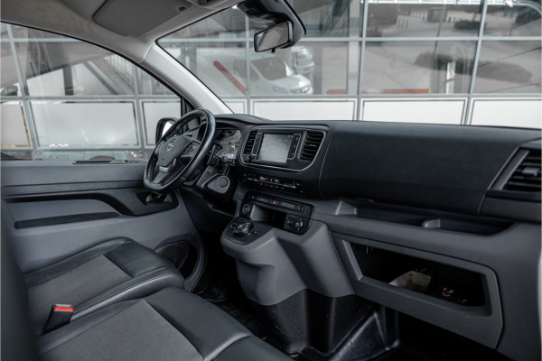 Opel Vivaro 2.0 CDTI L3H1 XL Edition | Automaat | CarPlay | Camera | Stoelverwarming | Trekhaak | F1 Flippers | Cruise control | Bedrijfswageninrichting | 3-Zitter | Nieuwe APK