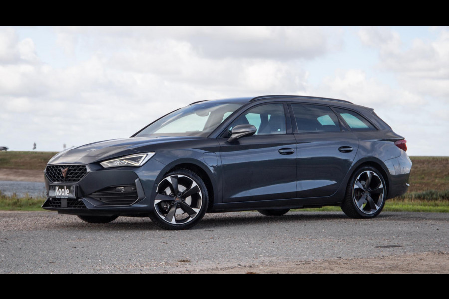 CUPRA Leon 1.4i Plug-In Hybrid SPORTSTOURER / CARPLAY / CAMERA / KUIP STOELEN / PERFECT ONDERHOUDEN