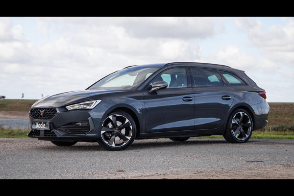 CUPRA Leon 1.4i Plug-In Hybrid SPORTSTOURER / CARPLAY / CAMERA / KUIP STOELEN / PERFECT ONDERHOUDEN
