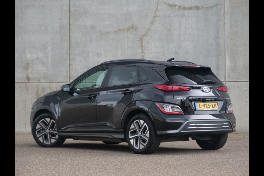 Hyundai Kona EV Premium Sky 64 kWh | schuifdak | leder | krell sound | slechts 36.000km..