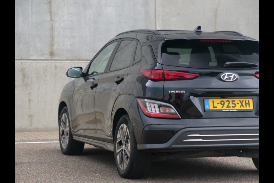 Hyundai Kona EV Premium Sky 64 kWh | schuifdak | leder | krell sound | slechts 36.000km..